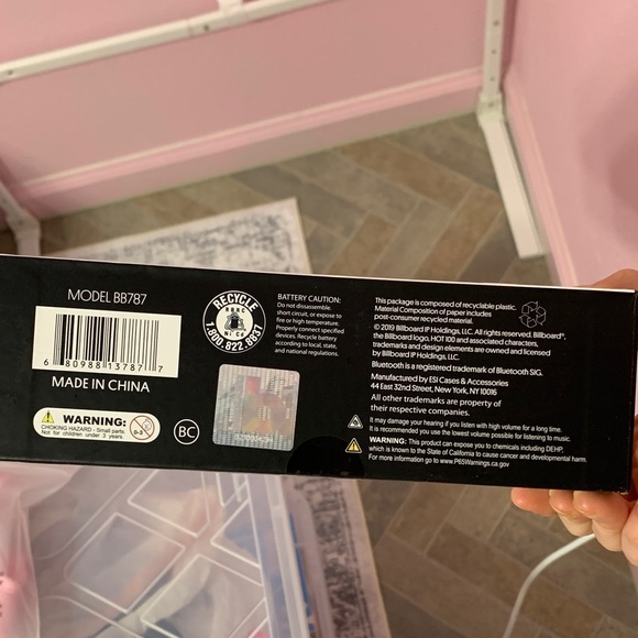 Billboard Wireless Headphones with Microphone - Picture 3 of 4